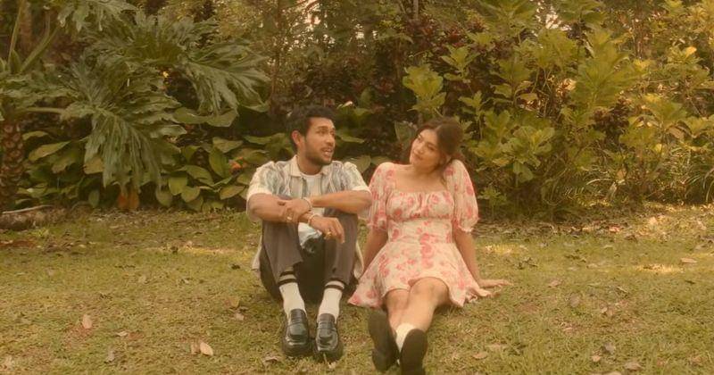 Youtube.com/RoyalEntertainmentID